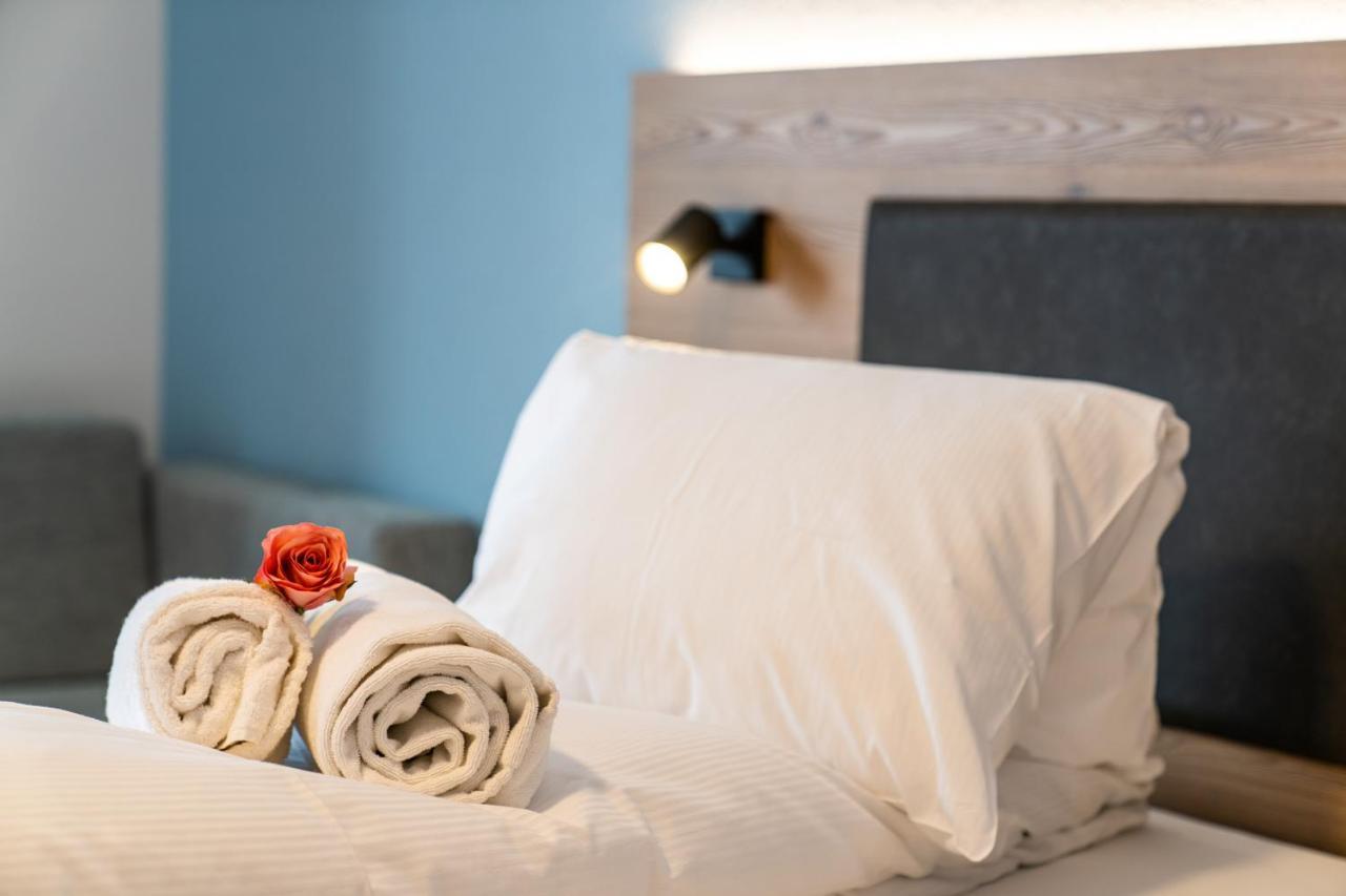 Hotel Kristall ساس-الماغيل المظهر الخارجي الصورة