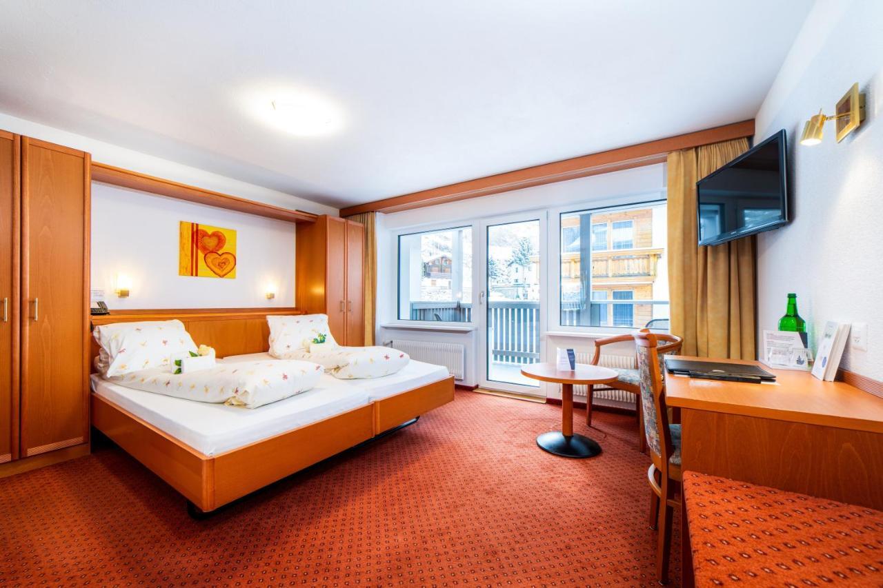 Hotel Kristall ساس-الماغيل المظهر الخارجي الصورة
